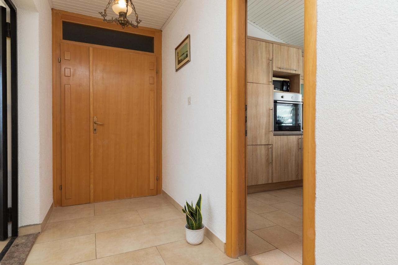 Apartments By The Sea Duce, Omis - 2992 ドゥギ・ラット エクステリア 写真