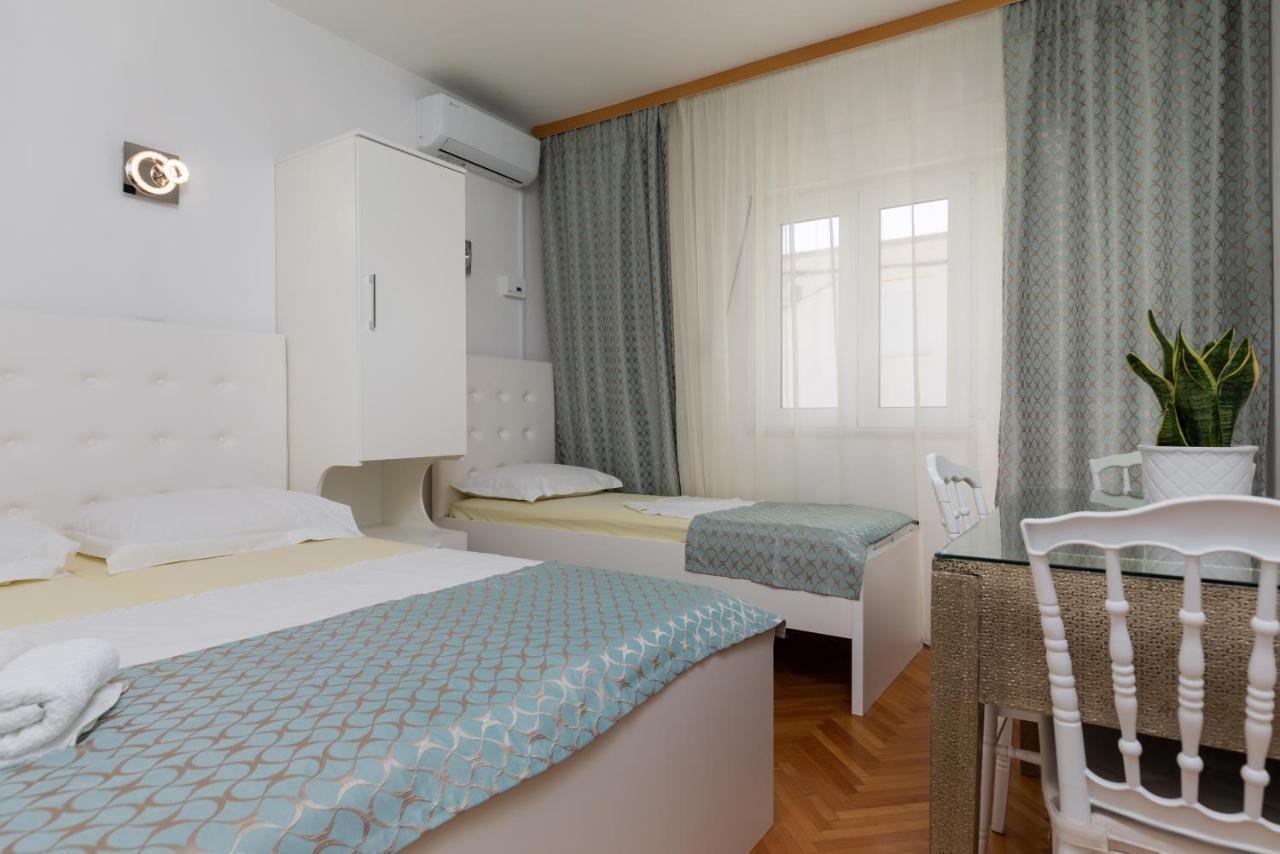Apartments By The Sea Duce, Omis - 2992 ドゥギ・ラット エクステリア 写真