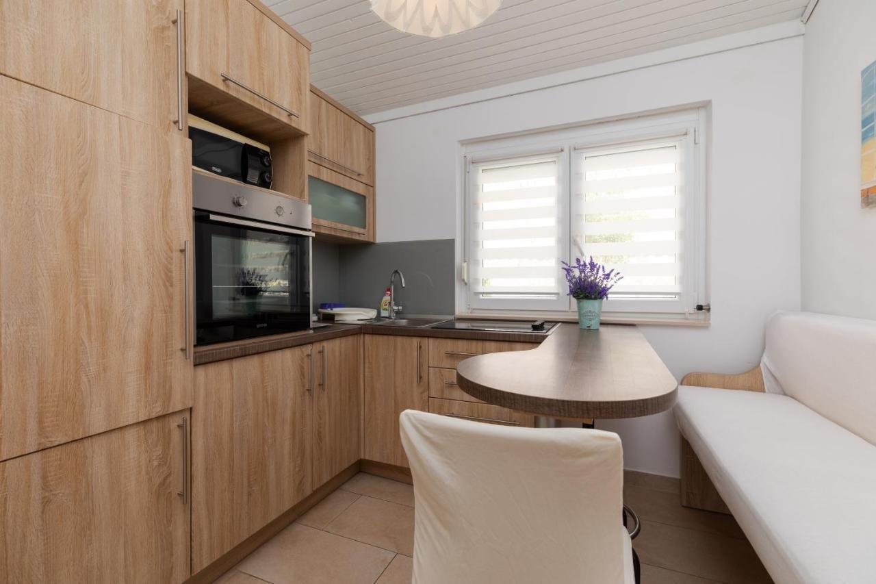 Apartments By The Sea Duce, Omis - 2992 ドゥギ・ラット エクステリア 写真