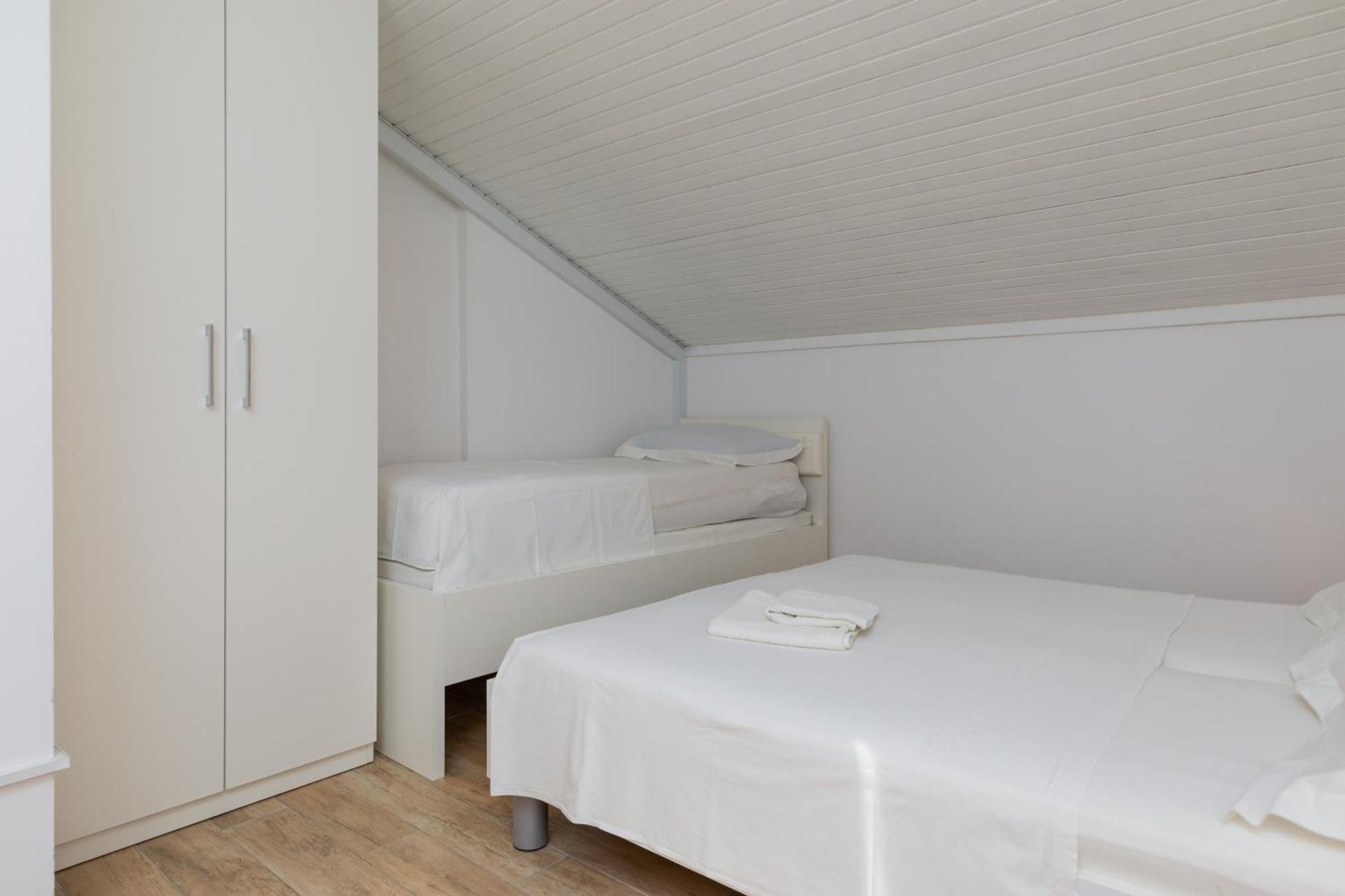 Apartments By The Sea Duce, Omis - 2992 ドゥギ・ラット 部屋 写真